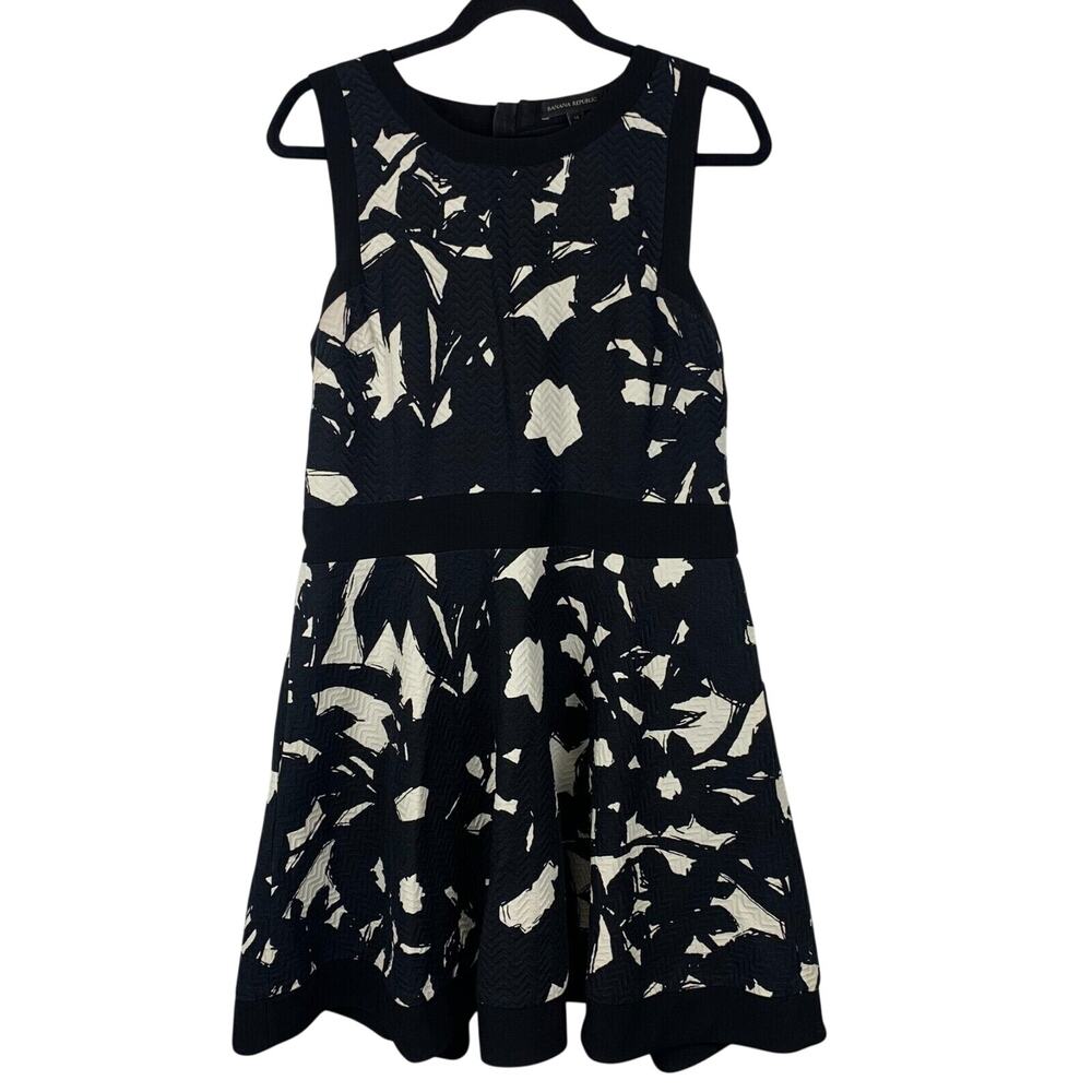 Banana Republic Fit & Flare Dress Size 14 Black White Floral Sleeveless Office